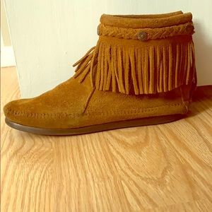 Minnetonka fringe boot moccasins